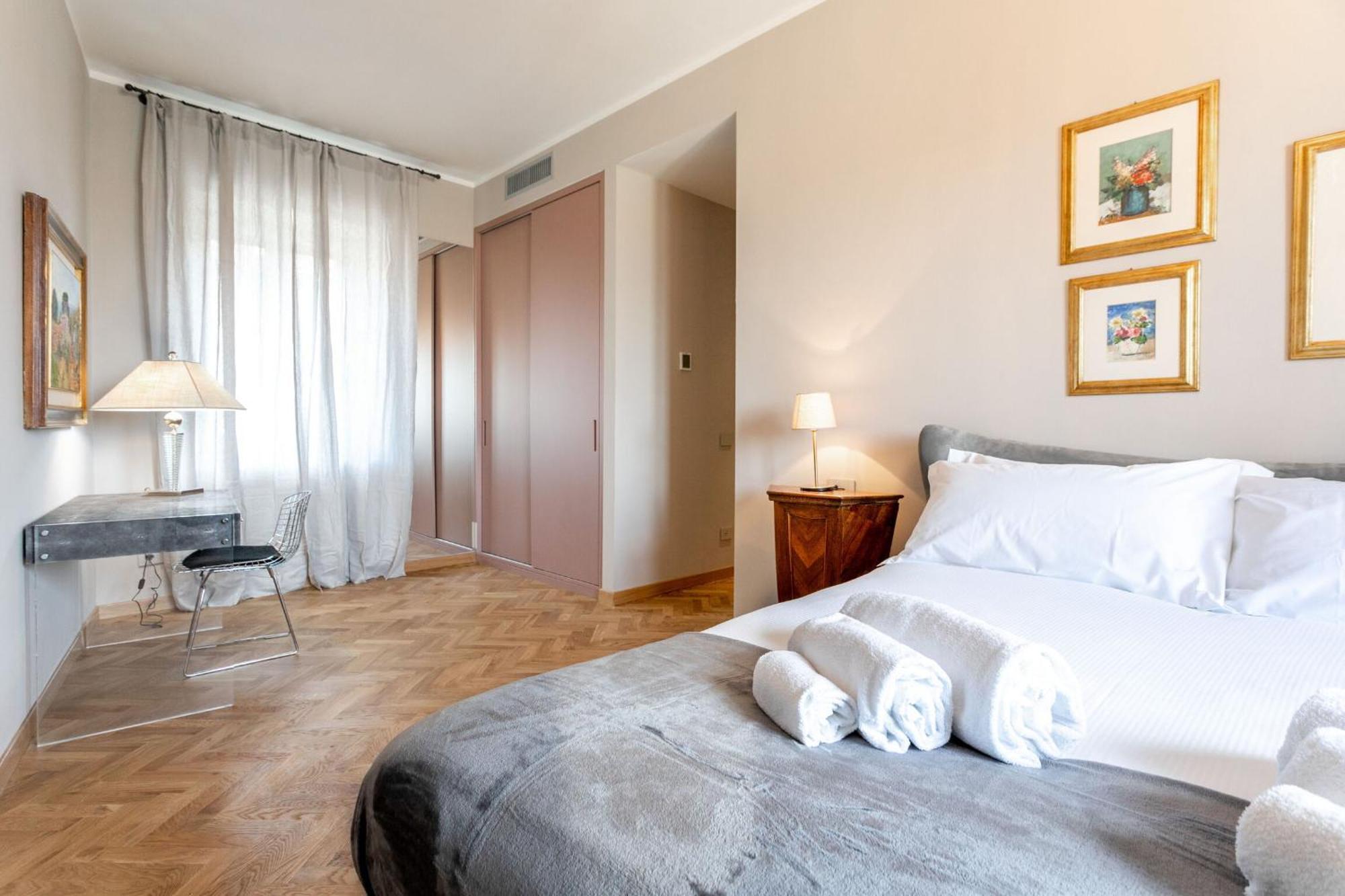 Vespucci 60 Luxury Apt With Garage And Balcony Appartamento
